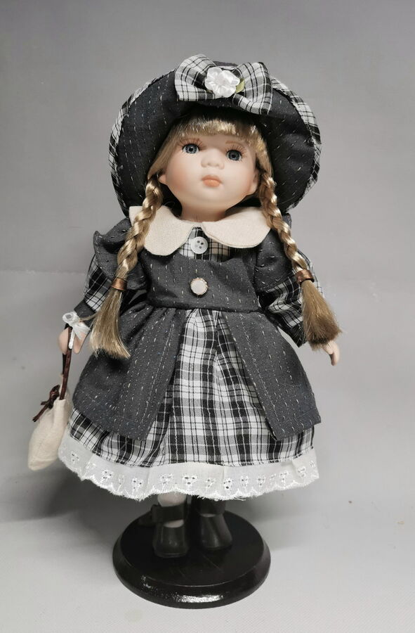 Кукла коллекционная сувенирная YF-12630 (1/12)
