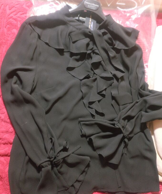 Итальянская черная блузка! 48р во Владивостоке