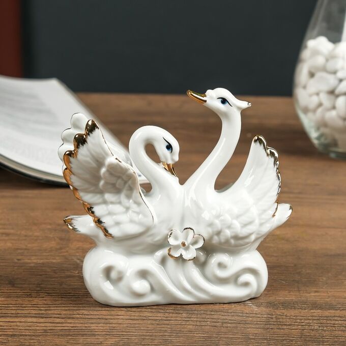 Сувенир керамика &quot;Пара лебедей на волнах&quot; белый, страза 10,5х12х3,5 см