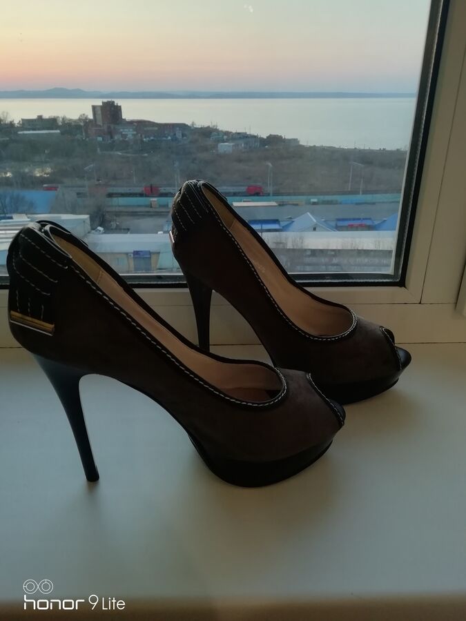 Замшевые туфли на 38 - 38,5 размер во Владивостоке