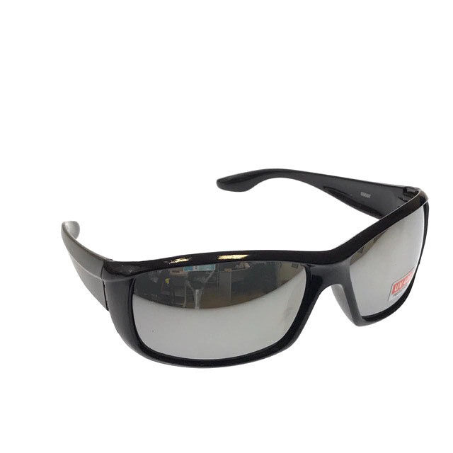 Стильные мужские очки Swer в чёрной оправе с зеркально-серебристыми линзами.