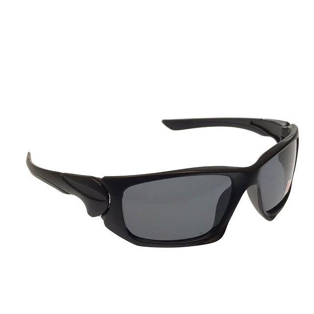 Стильные мужские очки Onix в матовой оправе с чёрными линзами.