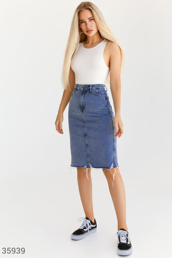 Gepur Трендовая джинсовая юбка с рваным подолом