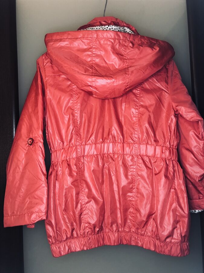 Новая красивая куртка-ветровка на подкладке Вуйчик во Владивостоке