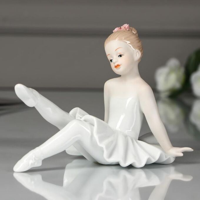 Сувенир керамика &quot;Малышка-балерина в белой пачке&quot; 11х14х9,2 см