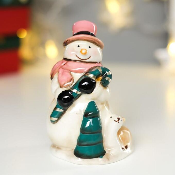 Сувенир керамика &quot;Снеговик в розовой шляпе и шарфе с ягненком&quot; 11,8х6,5х7,5 см