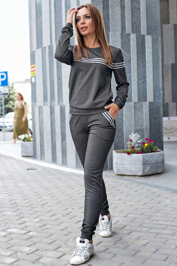 Спортивные костюмы женские модные молодежные