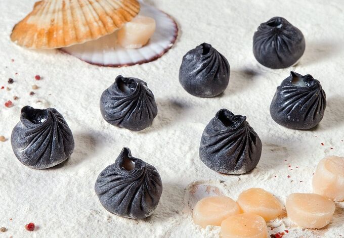 DumplingRebublic Черные дамплинги с морским гребешком и сливочным сыром (7шт)