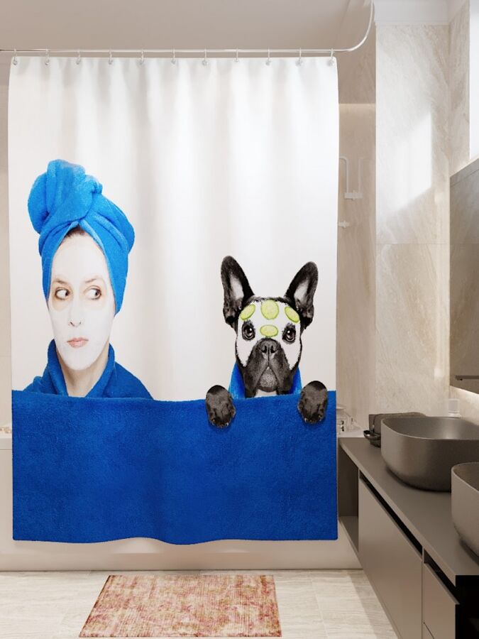 Фотоштора для ванной Девушка с собачкой