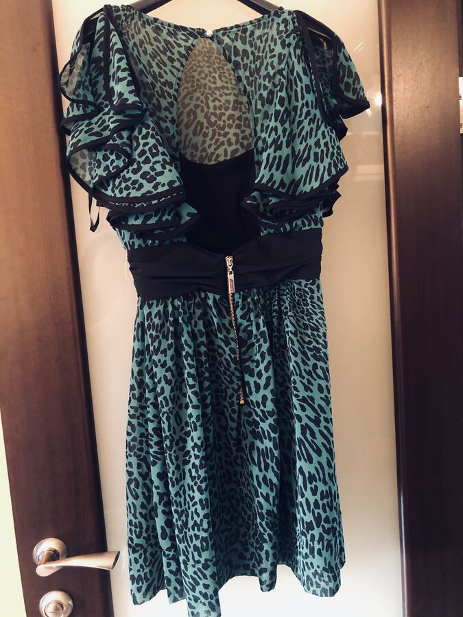 Платье Мангано (Италия) изумруд/леопард 44 русский в Хабаровске