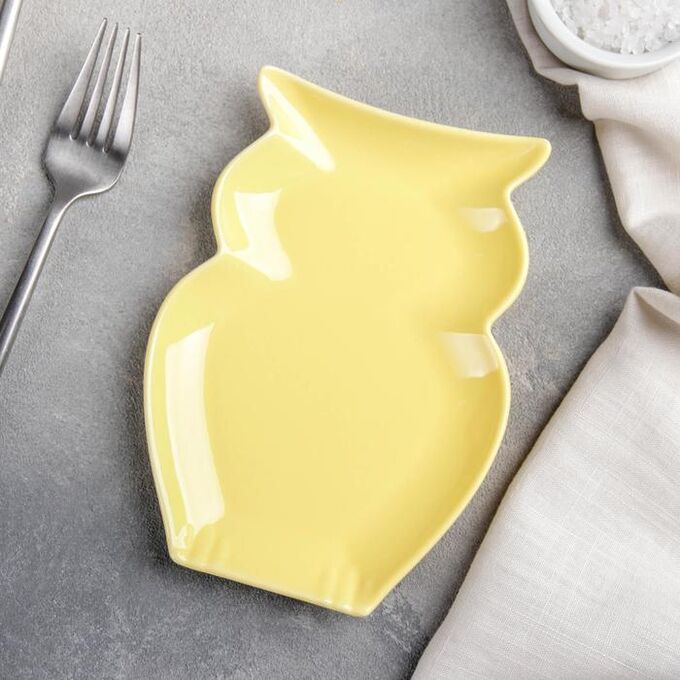 Блюдо сервировочное Доляна «Милашки. Совушка», 12x16,5x2 см, цвет жёлтый