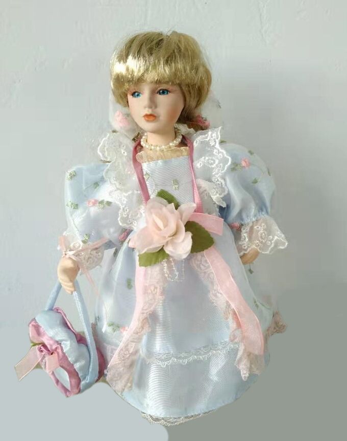 Кукла коллекционная сувенирная YF-12631 (1/12)