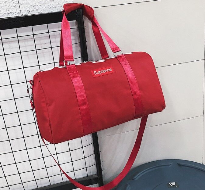 Спортивная сумка, с надписью, цвет красный