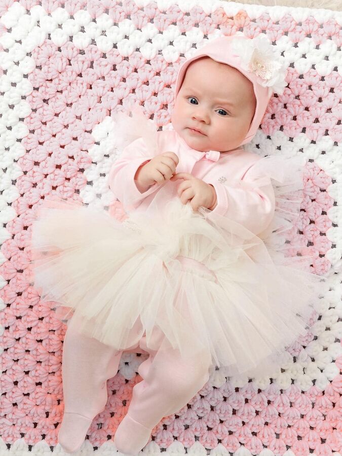 Luxury Baby Комплект на выписку &quot;Luxury&quot; Комбинезон с юбочкой и чепчик (розовый)