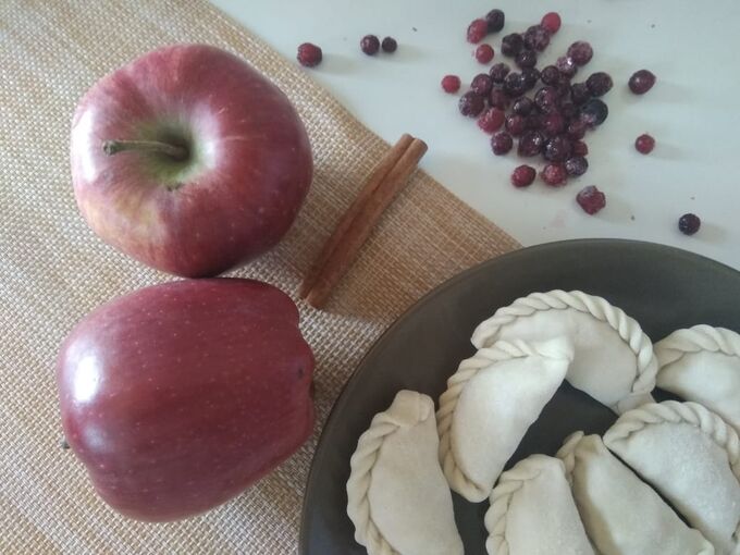 ИП Примакина Вареники с Яблоком, Брусникой, Корицей