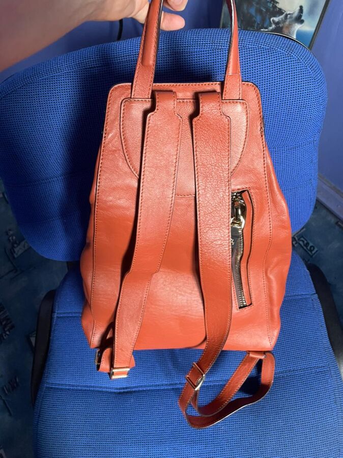 Оранжевый цвет в тренде! Итальянский рюкзак во Владивостоке