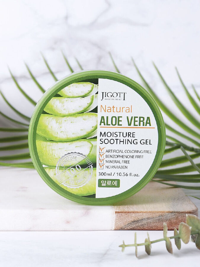 Jigott Успокаивающий гель для лица и тела с экстрактом алоэ вера Natural Aloe Vera Moisture Soothing Gel 300мл