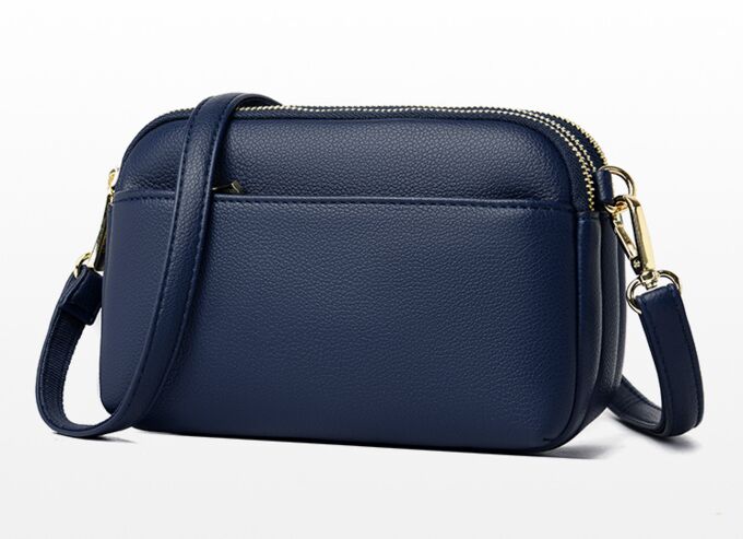 Женская сумочка минималиста, карман на лицевой стороне, золотая фурнитура, цвет синий