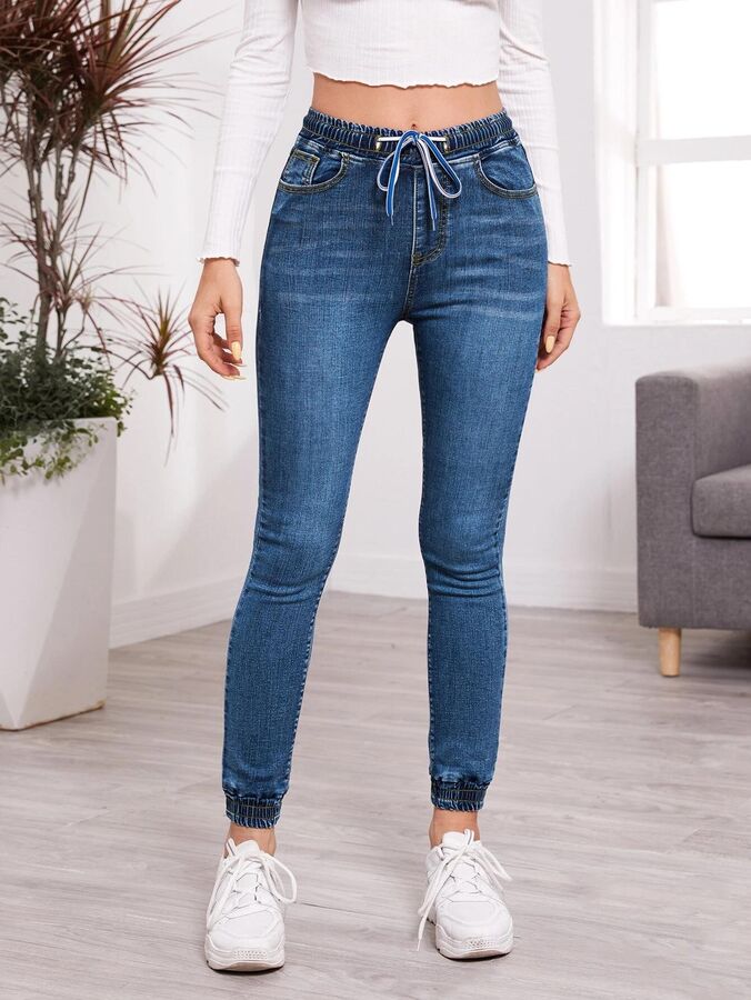 Облегающие джинсы на кулиске с карманом