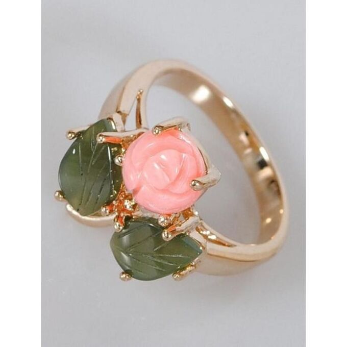 Кольцо с кораллом и нефритом &quot;Роза&quot; резная с листочком, поз с родир, размер 16