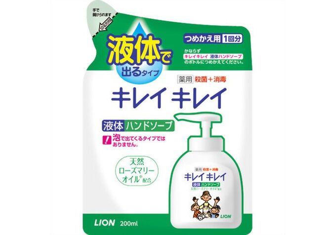 Lion Жидкое мыло для рук &quot;KireiKirei&quot; с антибактериальным эффектом с маслом розмарина для всей семьи
с фруктово-цитрусовым ароматом  (мягкая упаковка) 200 мл 24