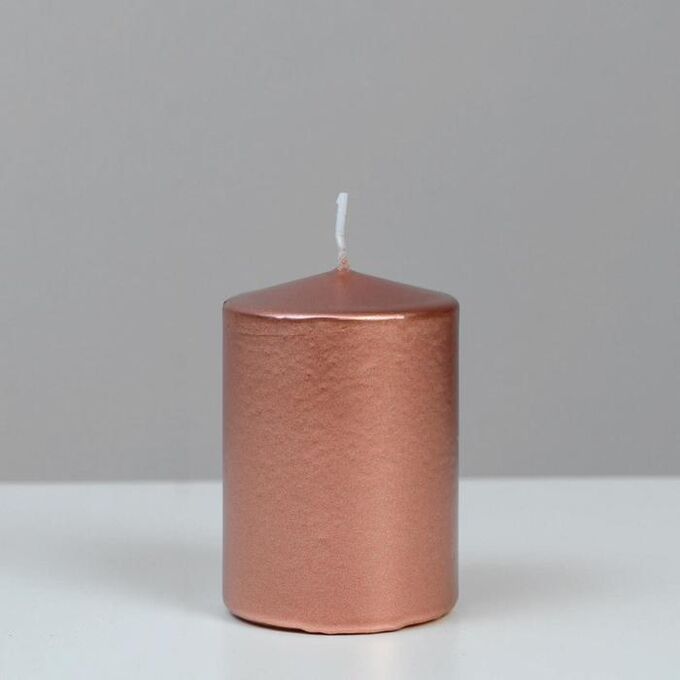 Свеча - цилиндр парафиновая, лакированная, нежно розовый металлик, 5,6?8 см