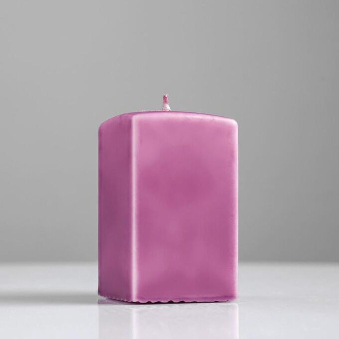 Свеча квадратная призма, 6х10 см, фиолетовая лакированная