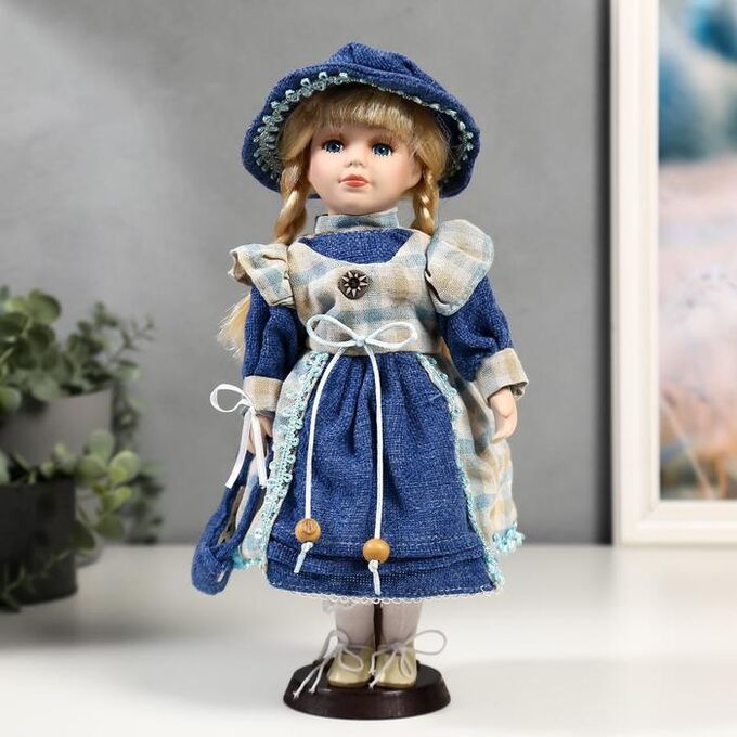 СИМА-ЛЕНД Кукла коллекционная керамика &quot;Алиса в джинсовом платье с клетчатой накидкой&quot; 30 см