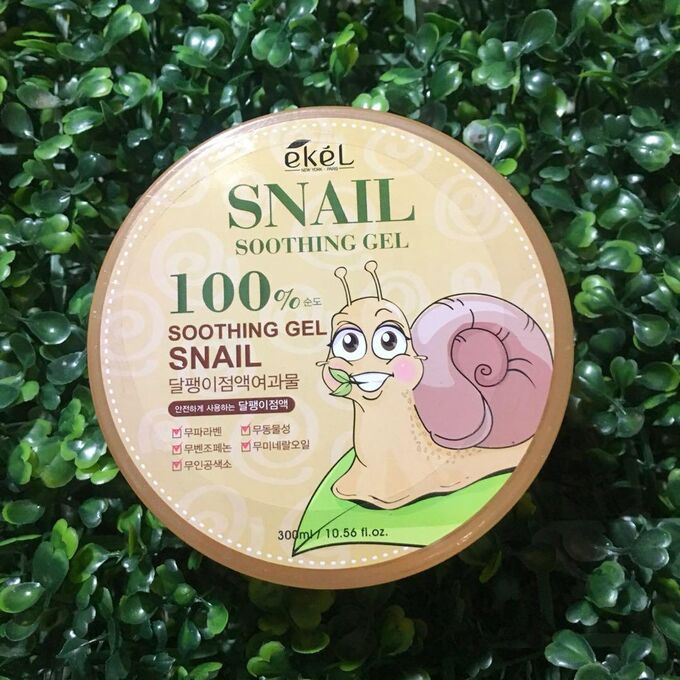 Ekel cosmetics Универсальный гель с улиточным экстрактом Snail Soothing Gel 100% 300ml