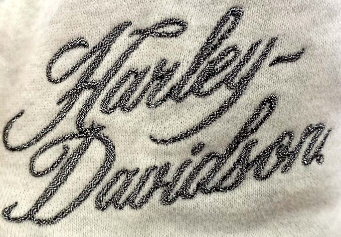 Женская куртка-толстовка Harley-Davidson – популярный мото-стиль с капюшоном, косыми замками и полноценными карманами №1018