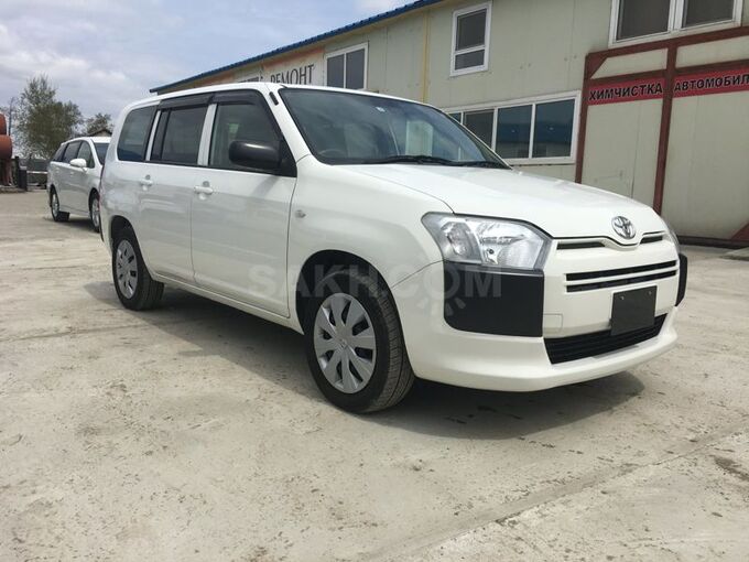 Toyota succeed 2017 салон
