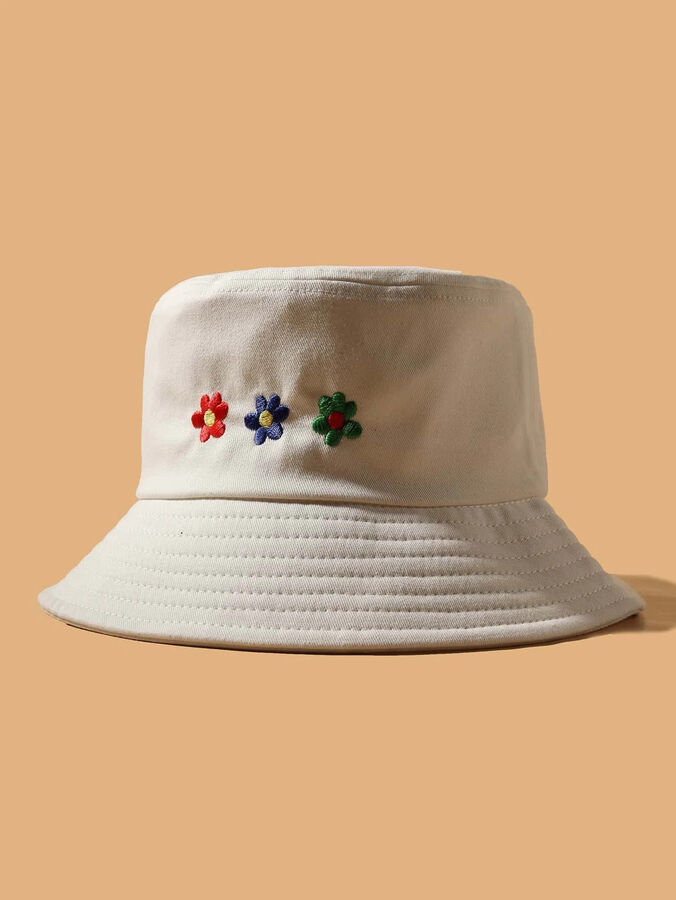 Шляпа с вышивкой цветка