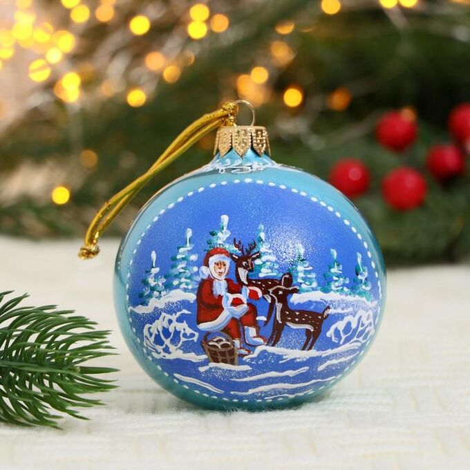 Ёлочный шар d-8 см &quot;Дед Мороз в лесу&quot; ручная роспись, голубой