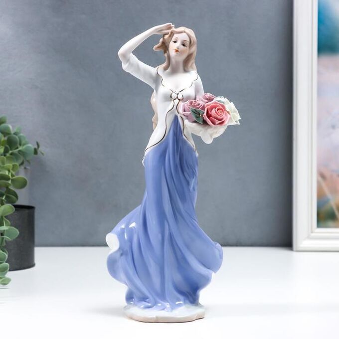 Сувенир керамика &quot;Девушка в белой тунике и голубой юбке с охапкой роз&quot; 30 см