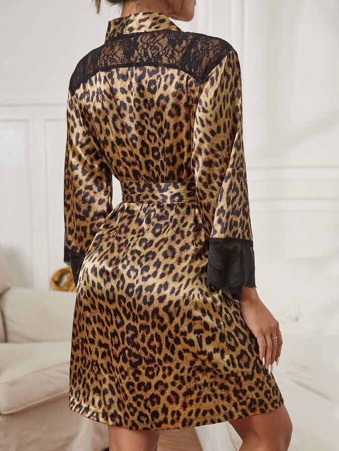 Ночной халат с леопардовым принтом с кружевной отделкой с поясом из атласа