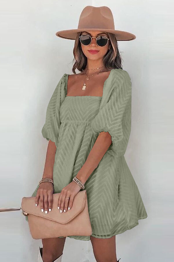 Зеленое платье беби-долл с квадратным вырезом и объемными рукавами