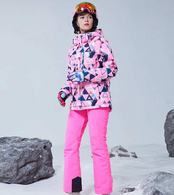 Женский зимний мембранный  костюм (куртка с принтом &quot;Геометрия&quot;+ брюки, цвет розовый)