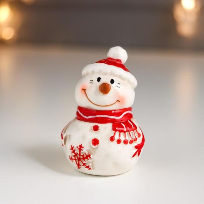 Сувенир керамика &quot;Снеговичок красный колпак, шарф, с красной снежинкой&quot; мини 7,2х4,9х4,9 см   653270