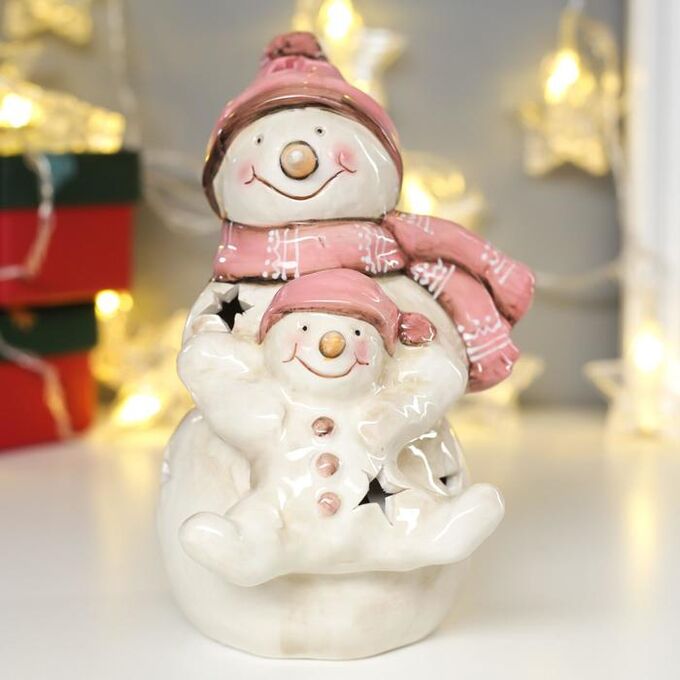 Сувенир керамика свет &quot;Снеговик со снеговичком в розовых колпаках&quot; 17,5х11х12,5 см