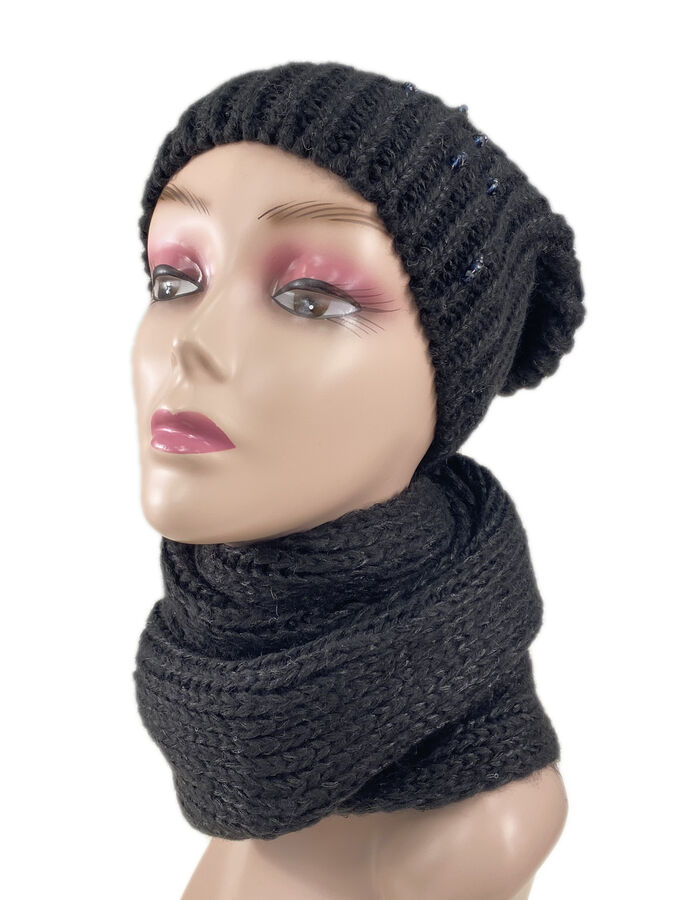 Комплект женская шапка и шарф, цвет черный
