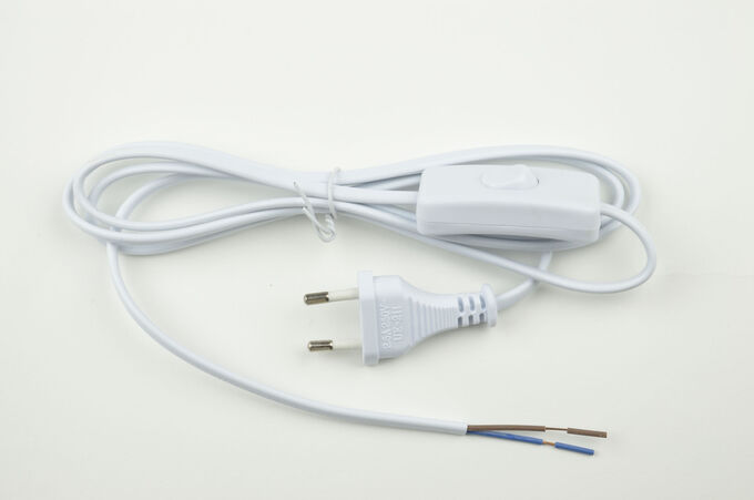 UNIEL Сетевой шнур с вилкой и выключателем. 1А, 250Вт, 1,7м. Белый. UCX-C10/01A-170 WHITE