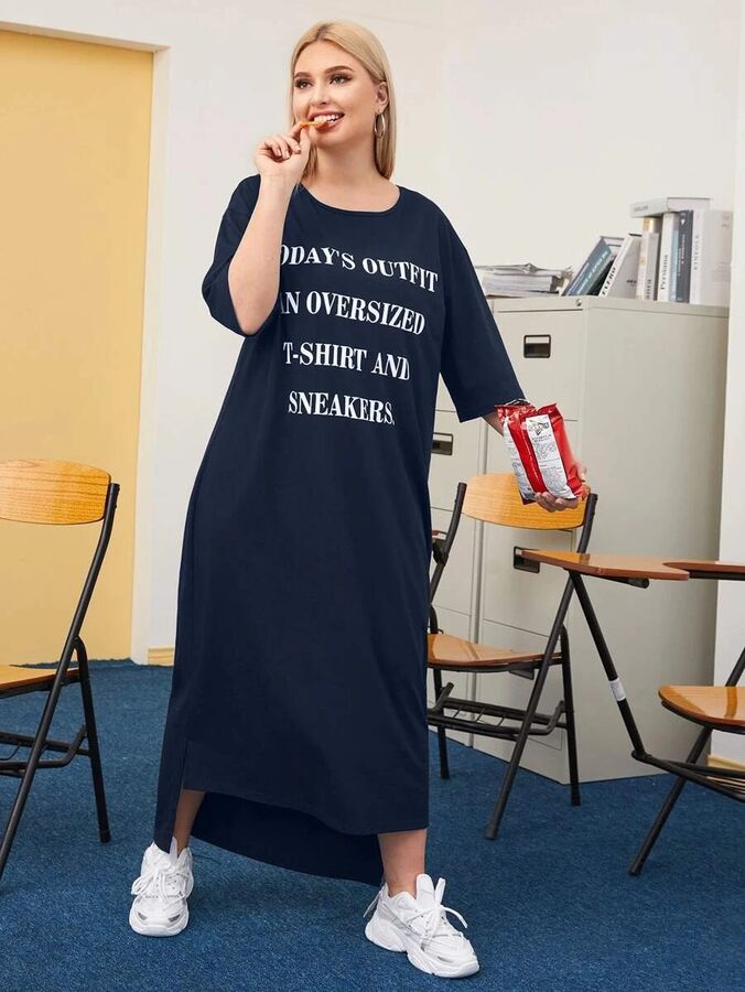 Асимметричное НОВОЕ платье-футболка размера плюс с текстовым принтом