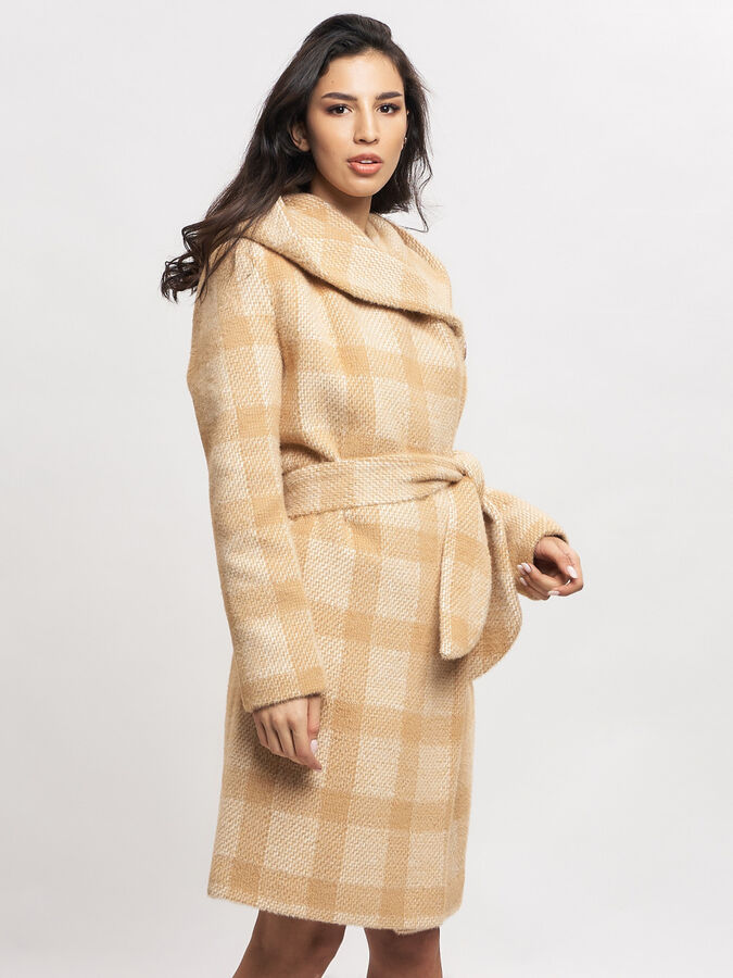 Пальто зимнее женское бежевого цвета 4017B