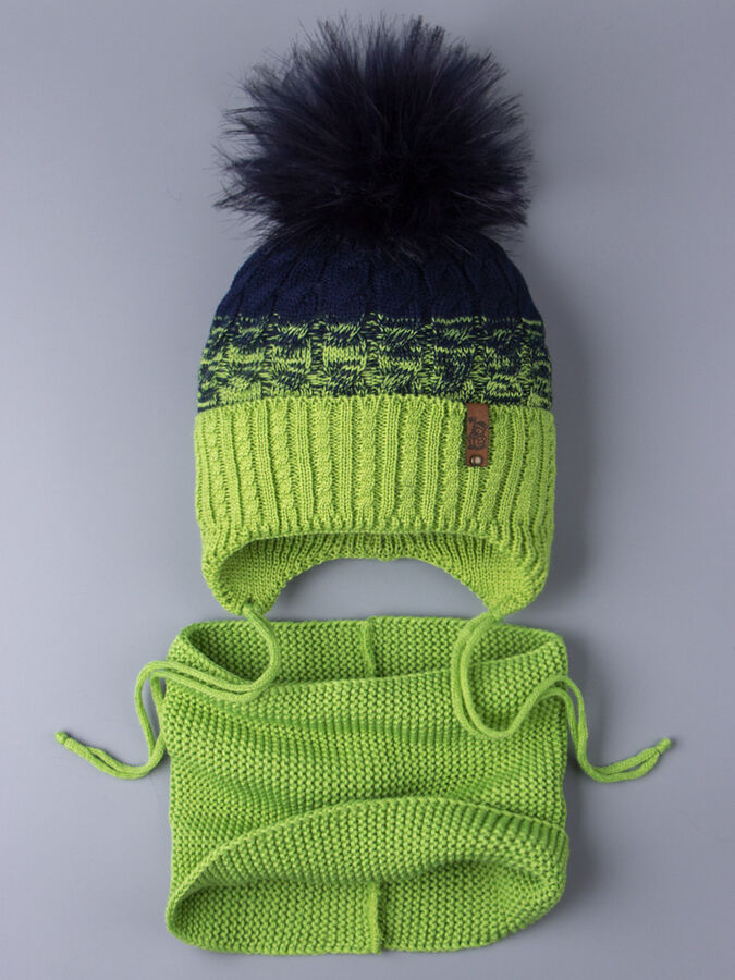 Русбубон Шапка вязаная для мальчика с помпоном на завязках, двухцветная, нашивка снеговик + снуд, зеленый