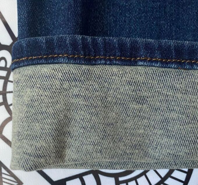 Продам женские новые утеплённые джинсы 56-58р в Уссурийске