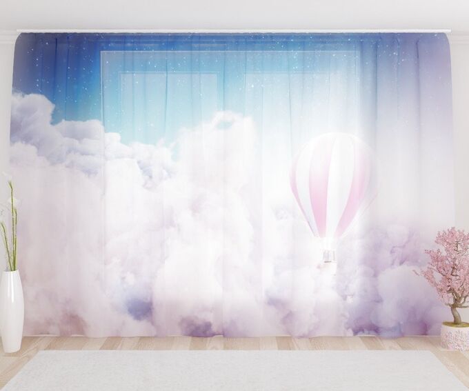 Фототюль Воздушный шар в облаках