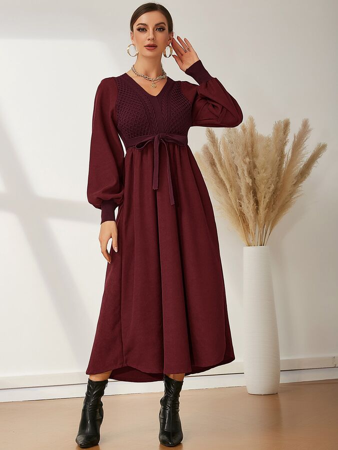 Вязаное платье-свитер с рукавами-фонариками с поясом