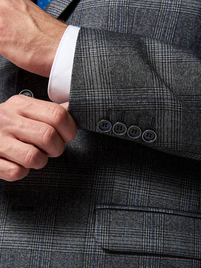 мужской пиджак сзади. шлица на пиджаке мужском. женский пиджак со спины. юбка со шлицей. мужской пиджак с двумя шлицами.