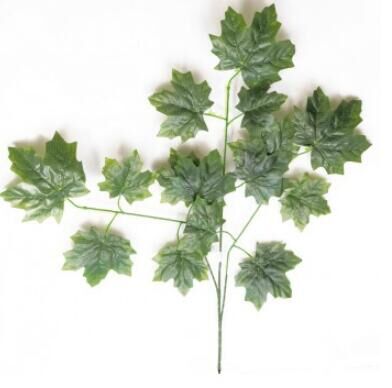 Ветка Клена крупный лист 55-65 см цвет зеленый, пластик