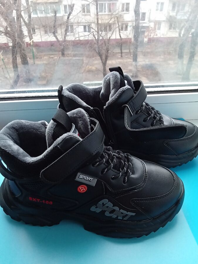 Ботинки чёрные, весна, на мальчика, 36 размер во Владивостоке